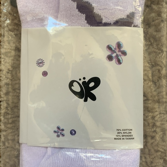 olivia rodrigo “sour tour” socks - Picture 9 of 9